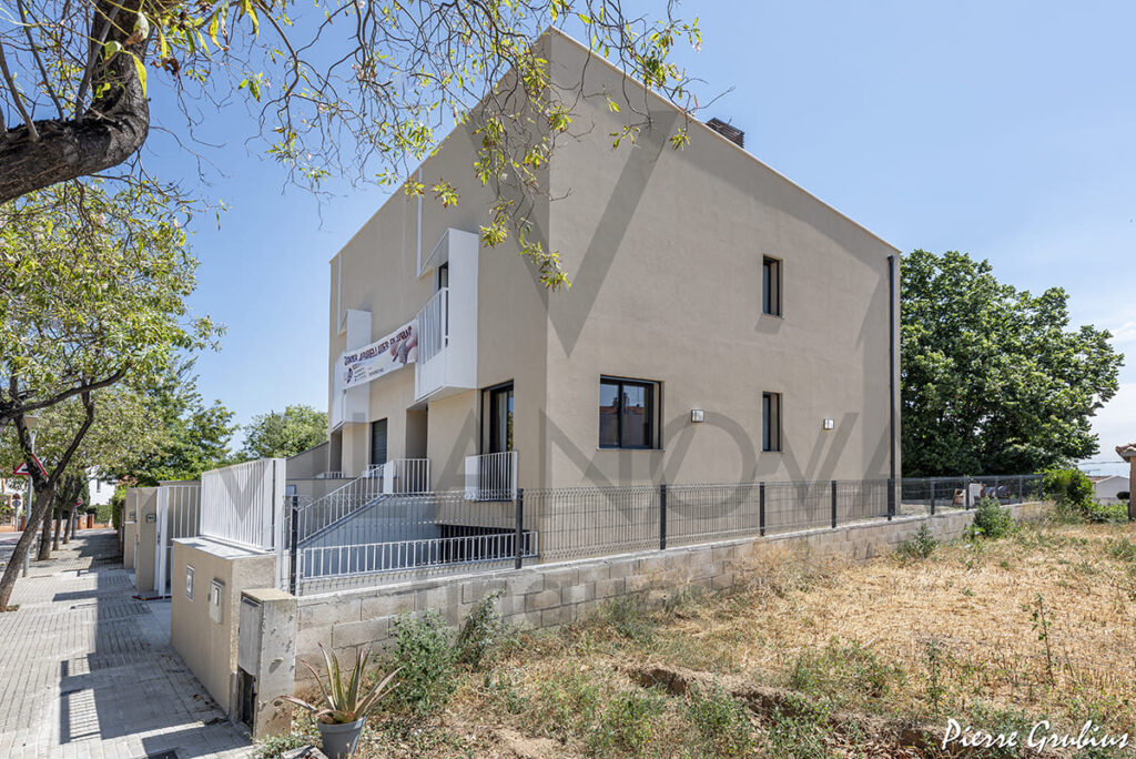 CASAS DE OBRA NUEVA EN LA SELVA DEL CAMP 1